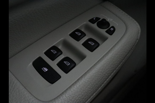 Volvo V60 2.0 B4 Inscription | Trekhaak | Leder | Stoel & stuurverwarming | Camera | Adaptive cruise | Carplay | Navigatie | Keyless | Climate control | Parkeerhulp