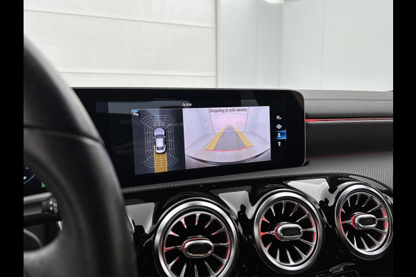 Mercedes-Benz CLA-Klasse 200 Business Solution Progressive(Dealer OnderH, SfeerV, Camera, Trekhaak, StoelV, Carplay, PDC, Etc)