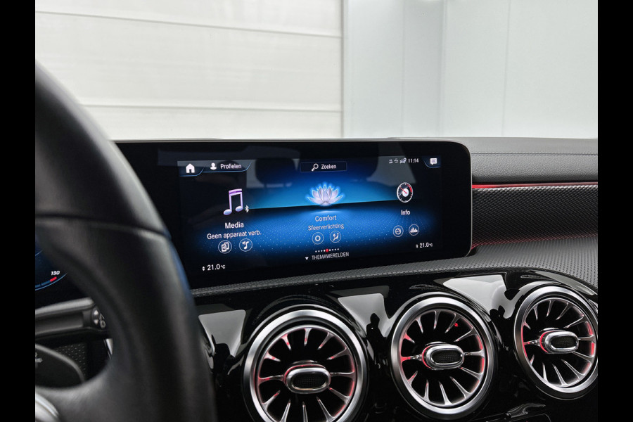 Mercedes-Benz CLA-Klasse 200 Business Solution Progressive(Dealer OnderH, SfeerV, Camera, Trekhaak, StoelV, Carplay, PDC, Etc)