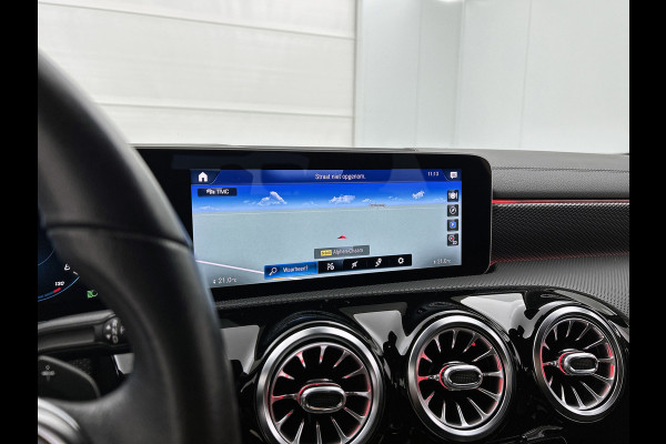 Mercedes-Benz CLA-Klasse 200 Business Solution Progressive(Dealer OnderH, SfeerV, Camera, Trekhaak, StoelV, Carplay, PDC, Etc)