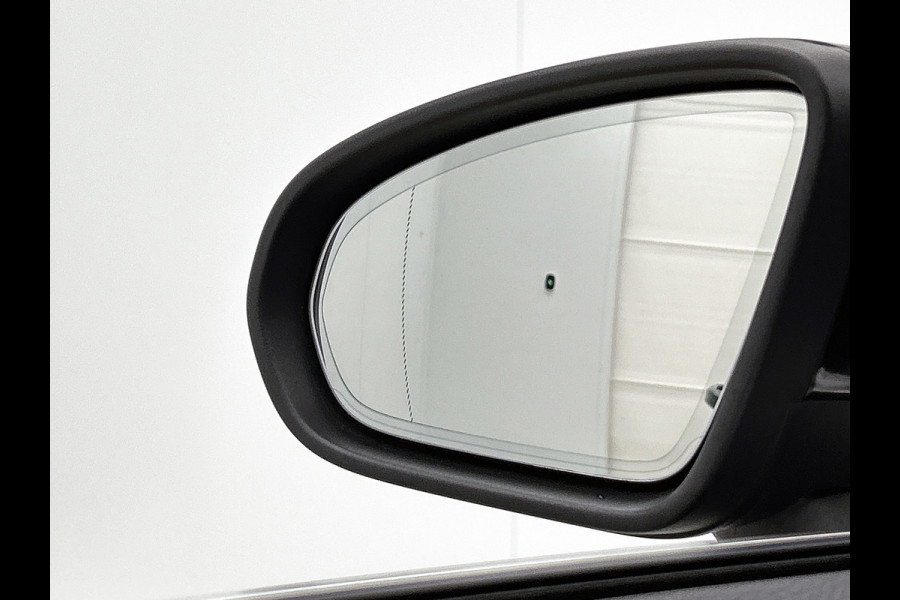 Mercedes-Benz CLA-Klasse 200 Business Solution Progressive(Dealer OnderH, SfeerV, Camera, Trekhaak, StoelV, Carplay, PDC, Etc)