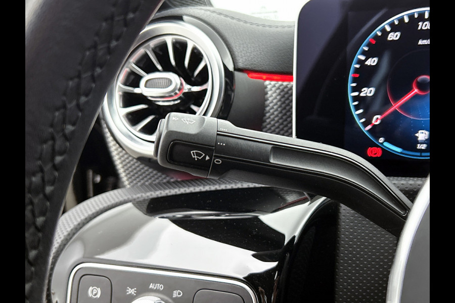 Mercedes-Benz CLA-Klasse 200 Business Solution Progressive(Dealer OnderH, SfeerV, Camera, Trekhaak, StoelV, Carplay, PDC, Etc)