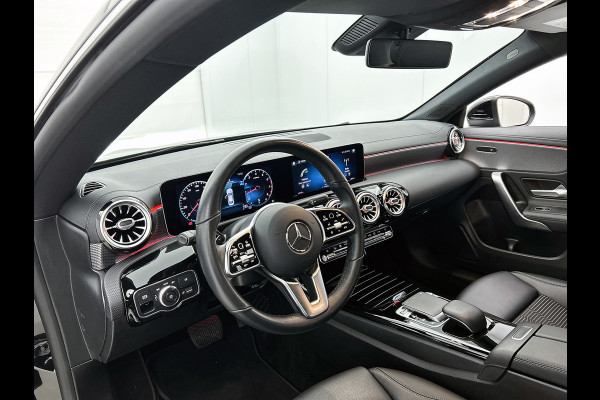 Mercedes-Benz CLA-Klasse 200 Business Solution Progressive(Dealer OnderH, SfeerV, Camera, Trekhaak, StoelV, Carplay, PDC, Etc)