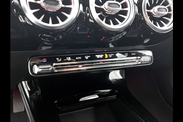 Mercedes-Benz CLA-Klasse 200 Business Solution Progressive(Dealer OnderH, SfeerV, Camera, Trekhaak, StoelV, Carplay, PDC, Etc)