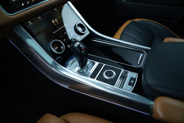 Land Rover Range Rover Sport P400e HSE Dynamic Stealth | 23 inch | Panorama | HuD | Two Tone Leder | Adaptieve Cruise | DVD Achter