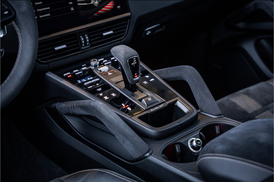 Porsche Cayenne Coupé 4.0 Turbo GT - Mahogany Metallic | Sport Chrono + | Alcantara | Bose | Memory