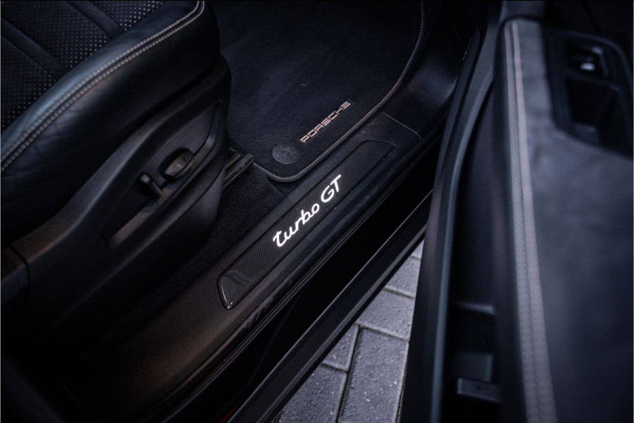 Porsche Cayenne Coupé 4.0 Turbo GT - Mahogany Metallic | Sport Chrono + | Alcantara | Bose | Memory