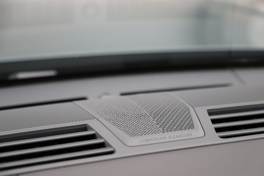 Land Rover Range Rover 3.0 P550e Autobiography | 550PK | Achterasbesturing | Massage | Head-up | Luchtvering | Keyless-go | Meridian signature | Sfeerv