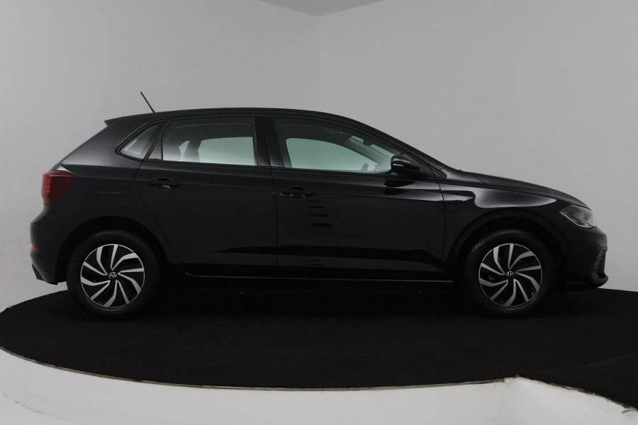 Volkswagen Polo 1.0 TSI Life Business (NAVIGATIE, STOELVERWARMING, ACHTERUITRIJCAMERA, ADAPTIVE CRUISE CONTROL, PARKEERSENSOREN)
