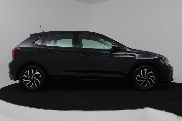 Volkswagen Polo 1.0 TSI Life Business (NAVIGATIE, STOELVERWARMING, ACHTERUITRIJCAMERA, ADAPTIVE CRUISE CONTROL, PARKEERSENSOREN)