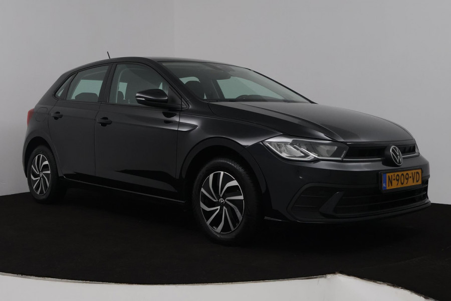 Volkswagen Polo 1.0 TSI Life Business (NAVIGATIE, STOELVERWARMING, ACHTERUITRIJCAMERA, ADAPTIVE CRUISE CONTROL, PARKEERSENSOREN)