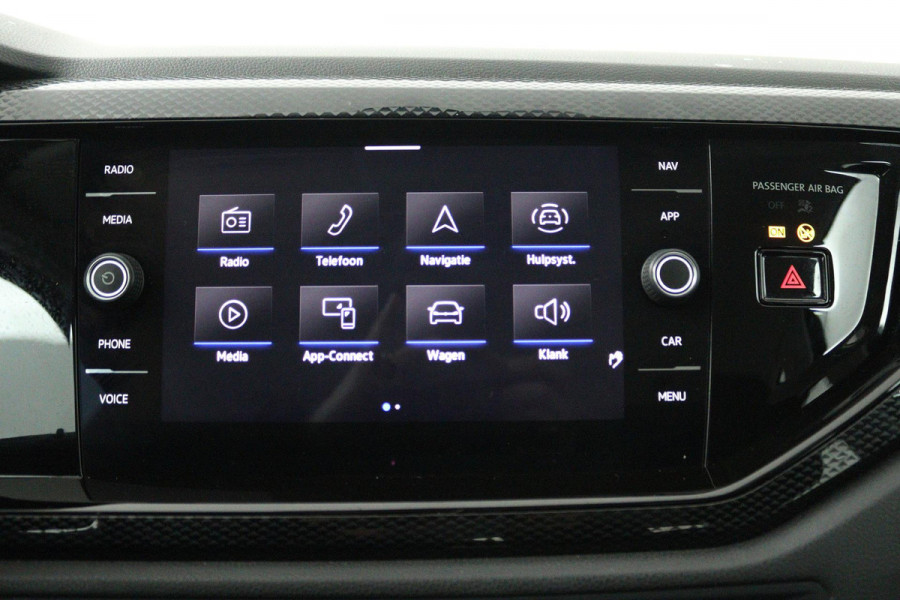 Volkswagen Polo 1.0 TSI Life Business (NAVIGATIE, STOELVERWARMING, ACHTERUITRIJCAMERA, ADAPTIVE CRUISE CONTROL, PARKEERSENSOREN)