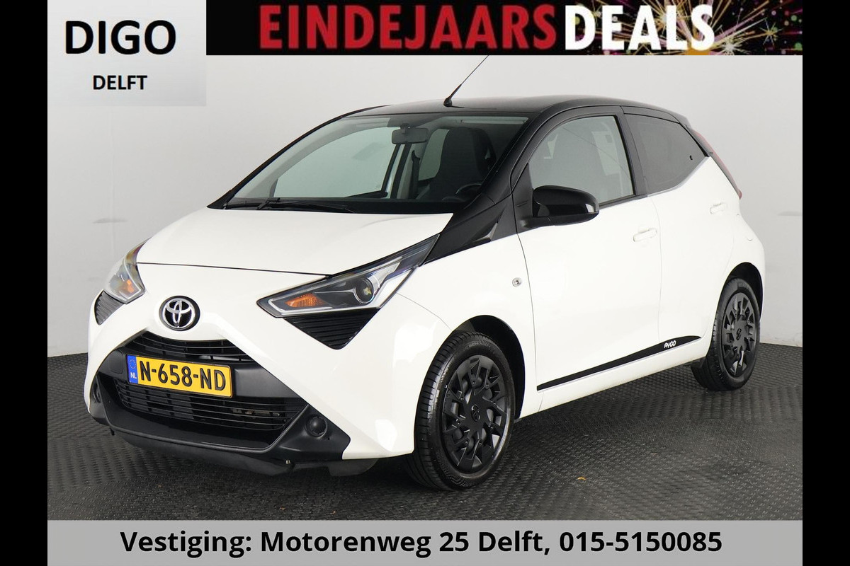 Toyota Aygo 1.0 VVT-i XPLAY BI-TONE AUTOMAAT GARANTIE 9-2030 ! CAMERA. AIRCO.