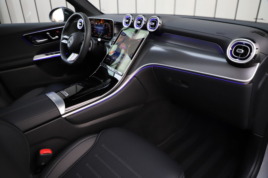 Mercedes-Benz GLC 300e AMG 4-Matic | 313PK | Pano | Keyless-go | Sfeerverlichting | Stuurwielverw. | Digital-light | Trekhaak | Distronic | 2024.