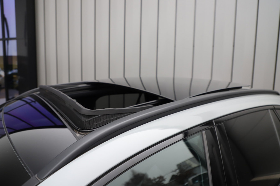 Mercedes-Benz GLC 300e AMG 4-Matic | 313PK | Pano | Keyless-go | Sfeerverlichting | Stuurwielverw. | Digital-light | Trekhaak | Distronic | 2024.