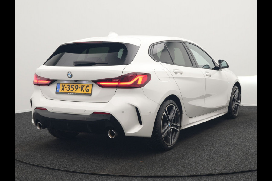 BMW 1-serie 120i M-Sport 179pk Dealer O.H. | Adaptive Cruise | Camera | LED Koplampen | Virtual | Apple Carplay | Sportstoelen & Stuur Verwarmd | Sfeerverlichting | Keyless | DAB |