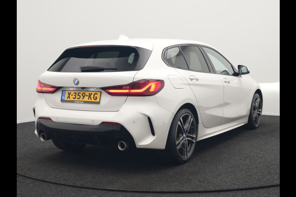 BMW 1-serie 120i M-Sport 179pk Dealer O.H. | Adaptive Cruise | Camera | LED Koplampen | Virtual | Apple Carplay | Sportstoelen & Stuur Verwarmd | Sfeerverlichting | Keyless | DAB |