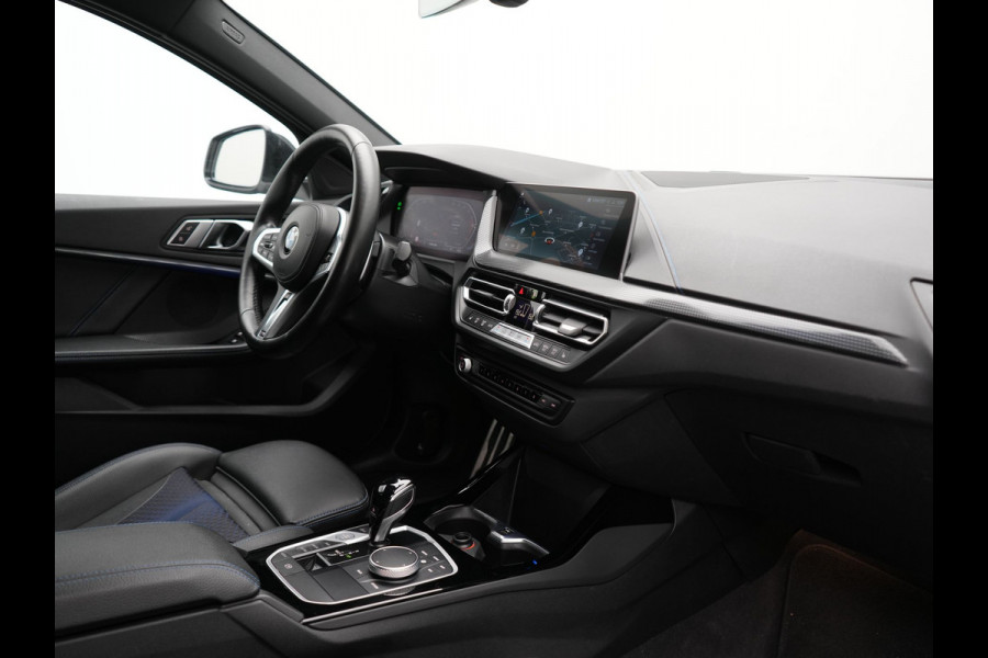 BMW 1-serie 120i M-Sport 179pk Dealer O.H. | Adaptive Cruise | Camera | LED Koplampen | Virtual | Apple Carplay | Sportstoelen & Stuur Verwarmd | Sfeerverlichting | Keyless | DAB |