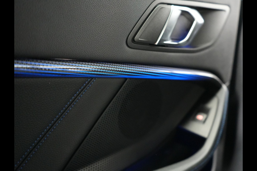 BMW 1-serie 120i M-Sport 179pk Dealer O.H. | Adaptive Cruise | Camera | LED Koplampen | Virtual | Apple Carplay | Sportstoelen & Stuur Verwarmd | Sfeerverlichting | Keyless | DAB |