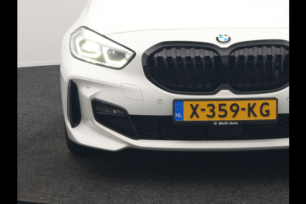 BMW 1-serie 120i M-Sport 179pk Dealer O.H. | Adaptive Cruise | Camera | LED Koplampen | Virtual | Apple Carplay | Sportstoelen & Stuur Verwarmd | Sfeerverlichting | Keyless | DAB |