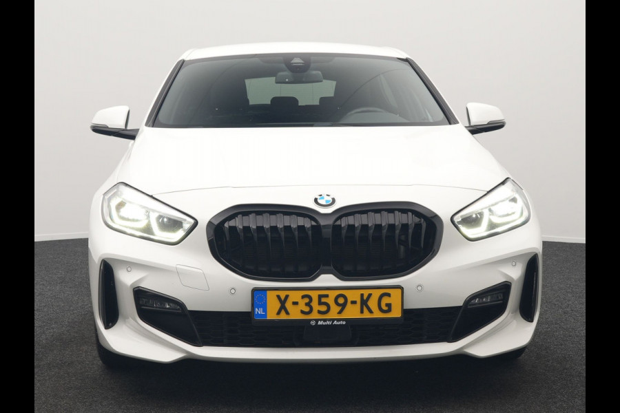 BMW 1-serie 120i M-Sport 179pk Dealer O.H. | Adaptive Cruise | Camera | LED Koplampen | Virtual | Apple Carplay | Sportstoelen & Stuur Verwarmd | Sfeerverlichting | Keyless | DAB |