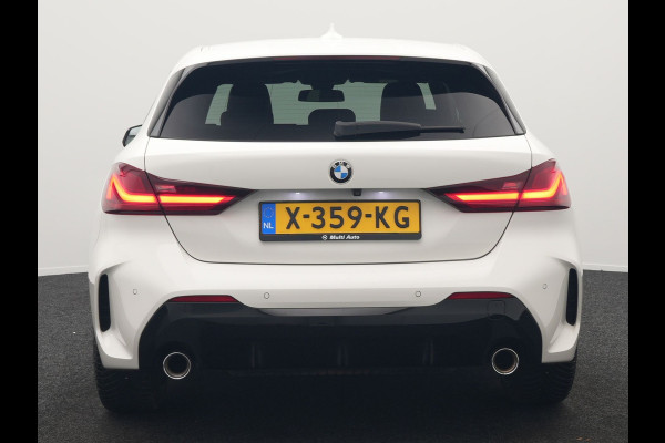 BMW 1-serie 120i M-Sport 179pk Dealer O.H. | Adaptive Cruise | Camera | LED Koplampen | Virtual | Apple Carplay | Sportstoelen & Stuur Verwarmd | Sfeerverlichting | Keyless | DAB |