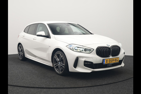 BMW 1-serie 120i M-Sport 179pk Dealer O.H. | Adaptive Cruise | Camera | LED Koplampen | Virtual | Apple Carplay | Sportstoelen & Stuur Verwarmd | Sfeerverlichting | Keyless | DAB |