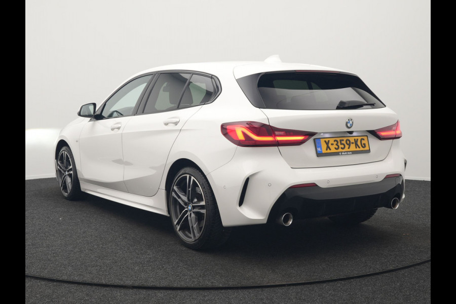 BMW 1-serie 120i M-Sport 179pk Dealer O.H. | Adaptive Cruise | Camera | LED Koplampen | Virtual | Apple Carplay | Sportstoelen & Stuur Verwarmd | Sfeerverlichting | Keyless | DAB |