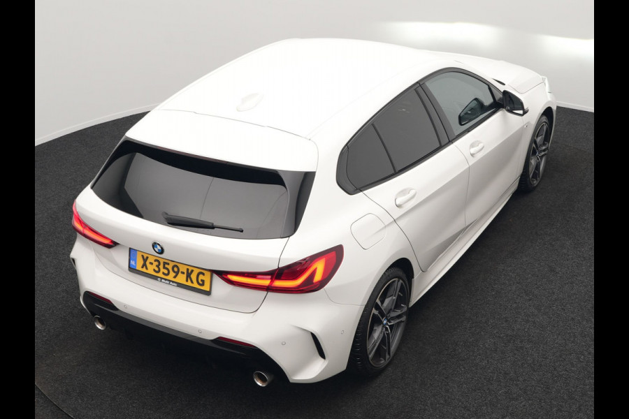 BMW 1-serie 120i M-Sport 179pk Dealer O.H. | Adaptive Cruise | Camera | LED Koplampen | Virtual | Apple Carplay | Sportstoelen & Stuur Verwarmd | Sfeerverlichting | Keyless | DAB |