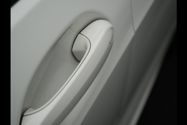 BMW 1-serie 120i M-Sport 179pk Dealer O.H. | Adaptive Cruise | Camera | LED Koplampen | Virtual | Apple Carplay | Sportstoelen & Stuur Verwarmd | Sfeerverlichting | Keyless | DAB |