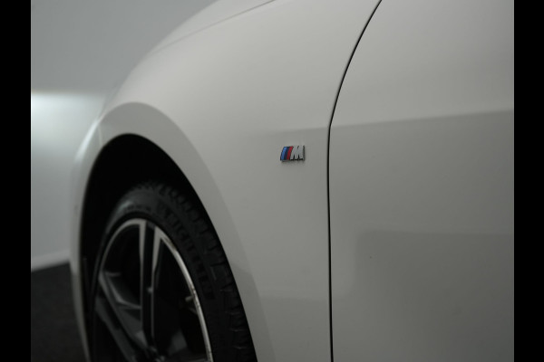 BMW 1-serie 120i M-Sport 179pk Dealer O.H. | Adaptive Cruise | Camera | LED Koplampen | Virtual | Apple Carplay | Sportstoelen & Stuur Verwarmd | Sfeerverlichting | Keyless | DAB |