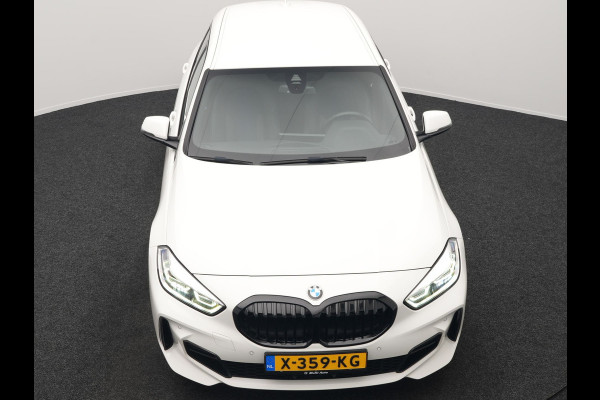 BMW 1-serie 120i M-Sport 179pk Dealer O.H. | Adaptive Cruise | Camera | LED Koplampen | Virtual | Apple Carplay | Sportstoelen & Stuur Verwarmd | Sfeerverlichting | Keyless | DAB |