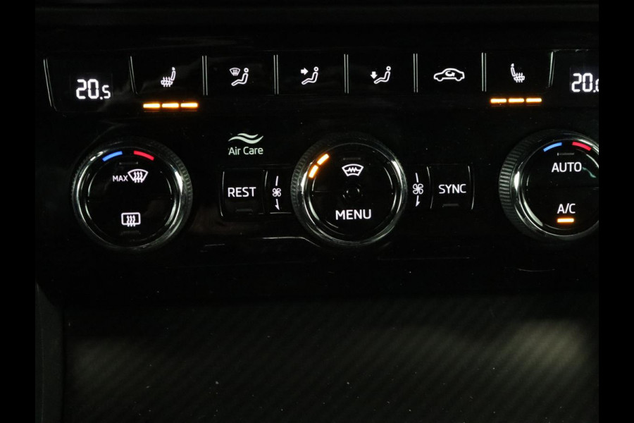 Škoda Superb 1.4 TSI iV Sportline | Trekhaak | 360 Camera | Achterbankverwarming | Adaptive cruise | Alcantara | Matrix LED | Carplay | Keyless | Sportstoelen | Memory | Navigatie | Stuurverwarming | PHEV | Plug In