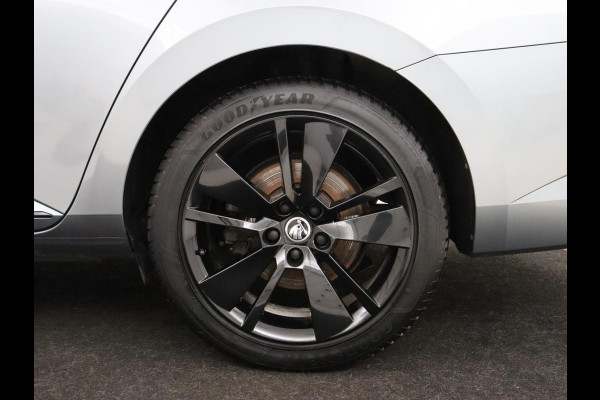 Škoda Superb 1.4 TSI iV Sportline | Trekhaak | 360 Camera | Achterbankverwarming | Adaptive cruise | Alcantara | Matrix LED | Carplay | Keyless | Sportstoelen | Memory | Navigatie | Stuurverwarming | PHEV | Plug In