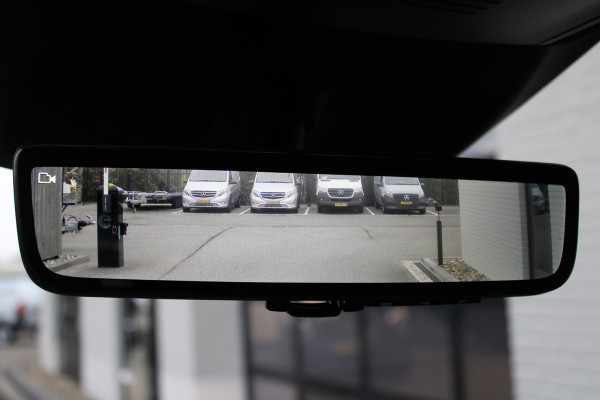 Mercedes-Benz V-Klasse 300d / XXL / 4-matic / DC / AMG / Burmester / Elec Stoelen / Vol Opties / NIEUWSTAAT