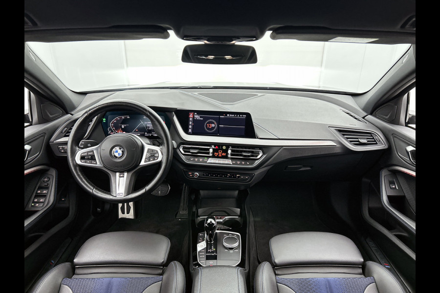 BMW 1-serie 120i M-SPORT Business Edition Plus(Dealer OnderH, Carplay, Stoel& Stuur Verwarming, Head-up, SfeerV, PDC V+A, Etc)