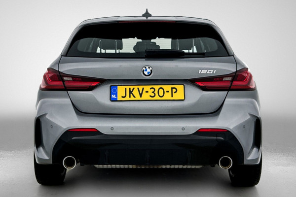 BMW 1-serie 120i M-SPORT Business Edition Plus(Dealer OnderH, Carplay, Stoel& Stuur Verwarming, Head-up, SfeerV, PDC V+A, Etc)