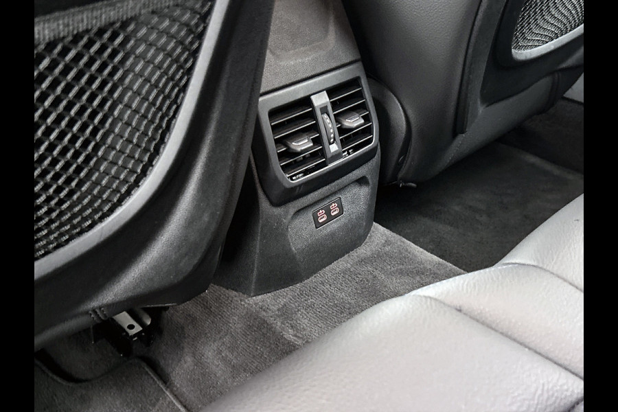 BMW 1-serie 120i M-SPORT Business Edition Plus(Dealer OnderH, Carplay, Stoel& Stuur Verwarming, Head-up, SfeerV, PDC V+A, Etc)