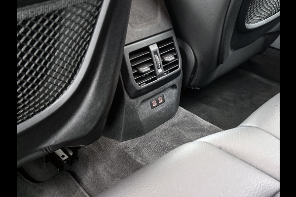 BMW 1-serie 120i M-SPORT Business Edition Plus(Dealer OnderH, Carplay, Stoel& Stuur Verwarming, Head-up, SfeerV, PDC V+A, Etc)