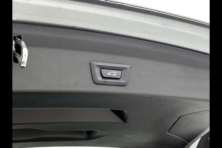 BMW 1-serie 120i M-SPORT Business Edition Plus(Dealer OnderH, Carplay, Stoel& Stuur Verwarming, Head-up, SfeerV, PDC V+A, Etc)