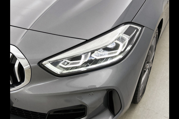 BMW 1-serie 120i M-SPORT Business Edition Plus(Dealer OnderH, Carplay, Stoel& Stuur Verwarming, Head-up, SfeerV, PDC V+A, Etc)