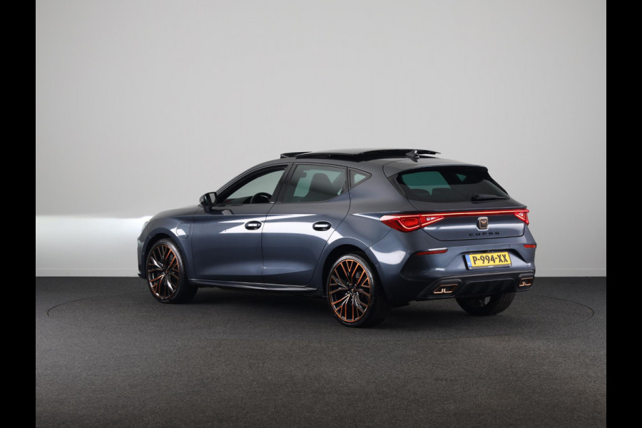 CUPRA Leon 1.4 e-Hybrid VZ Performance 245pk | Panoramadak | Sporstoelen | Navigatie | Verwarmbare voorstoelen | 19 inch Lichtmetalen velgen |