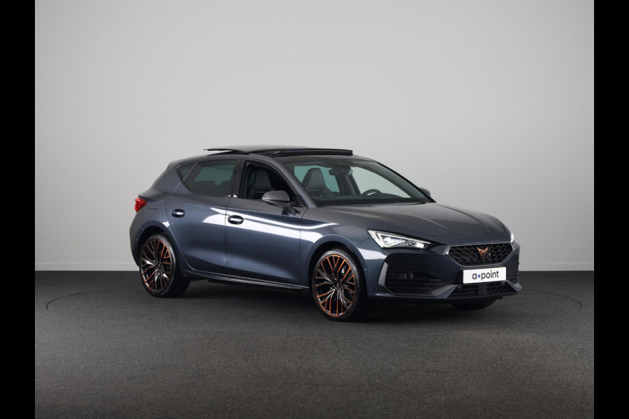 CUPRA Leon 1.4 e-Hybrid VZ Performance 245pk | Panoramadak | Sporstoelen | Navigatie | Verwarmbare voorstoelen | 19 inch Lichtmetalen velgen |