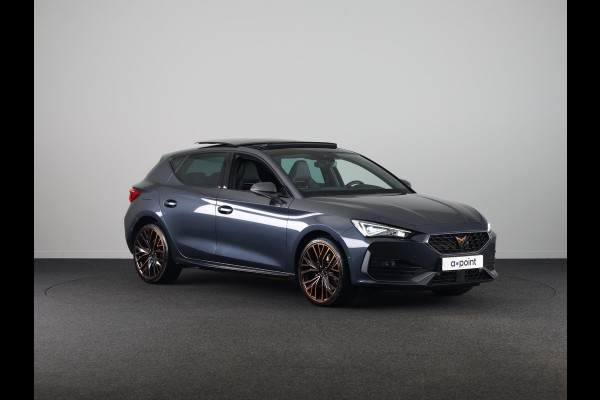 CUPRA Leon 1.4 e-Hybrid VZ Performance 245pk | Panoramadak | Sporstoelen | Navigatie | Verwarmbare voorstoelen | 19 inch Lichtmetalen velgen |