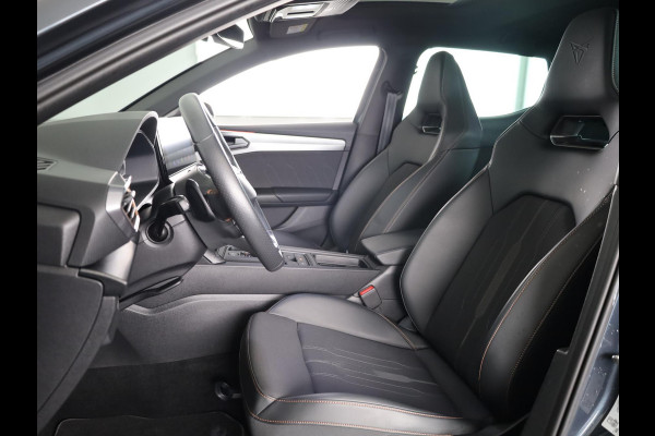CUPRA Leon 1.4 e-Hybrid VZ Performance 245pk | Panoramadak | Sporstoelen | Navigatie | Verwarmbare voorstoelen | 19 inch Lichtmetalen velgen |