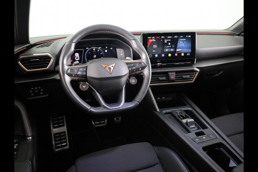 CUPRA Leon 1.4 e-Hybrid VZ Performance 245pk | Panoramadak | Sporstoelen | Navigatie | Verwarmbare voorstoelen | 19 inch Lichtmetalen velgen |