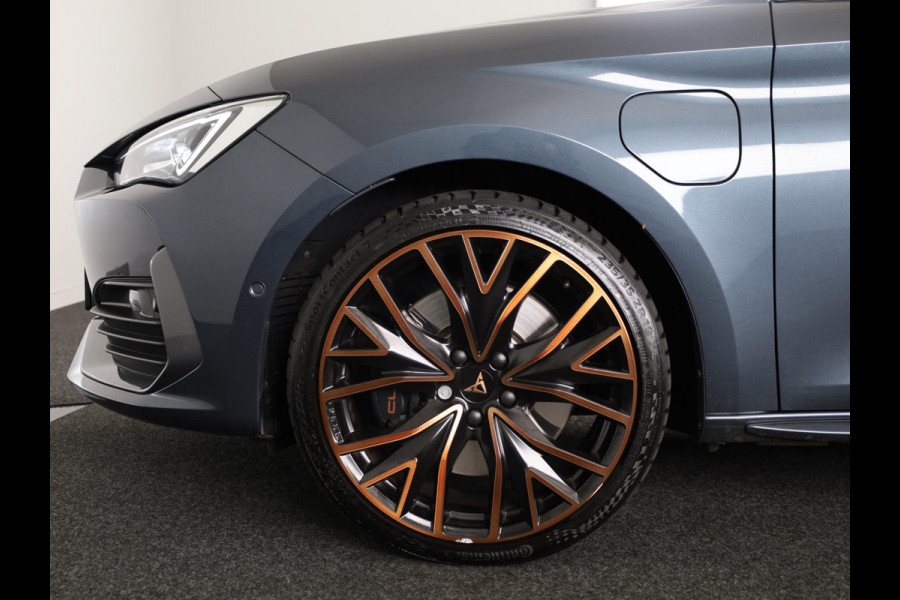 CUPRA Leon 1.4 e-Hybrid VZ Performance 245pk | Panoramadak | Sporstoelen | Navigatie | Verwarmbare voorstoelen | 19 inch Lichtmetalen velgen |