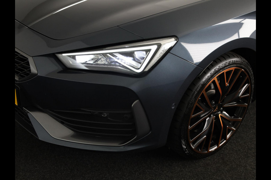 CUPRA Leon 1.4 e-Hybrid VZ Performance 245pk | Panoramadak | Sporstoelen | Navigatie | Verwarmbare voorstoelen | 19 inch Lichtmetalen velgen |