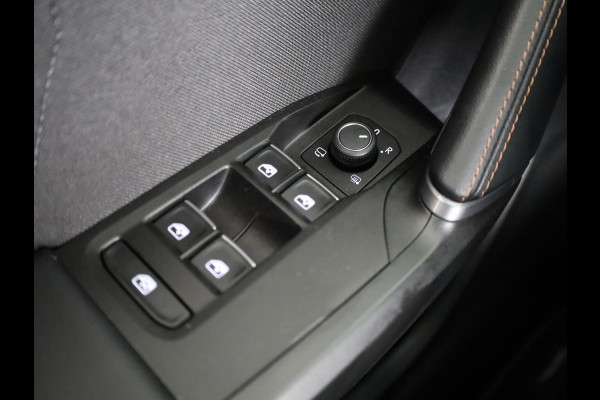 CUPRA Leon 1.4 e-Hybrid VZ Performance 245pk | Panoramadak | Sporstoelen | Navigatie | Verwarmbare voorstoelen | 19 inch Lichtmetalen velgen |