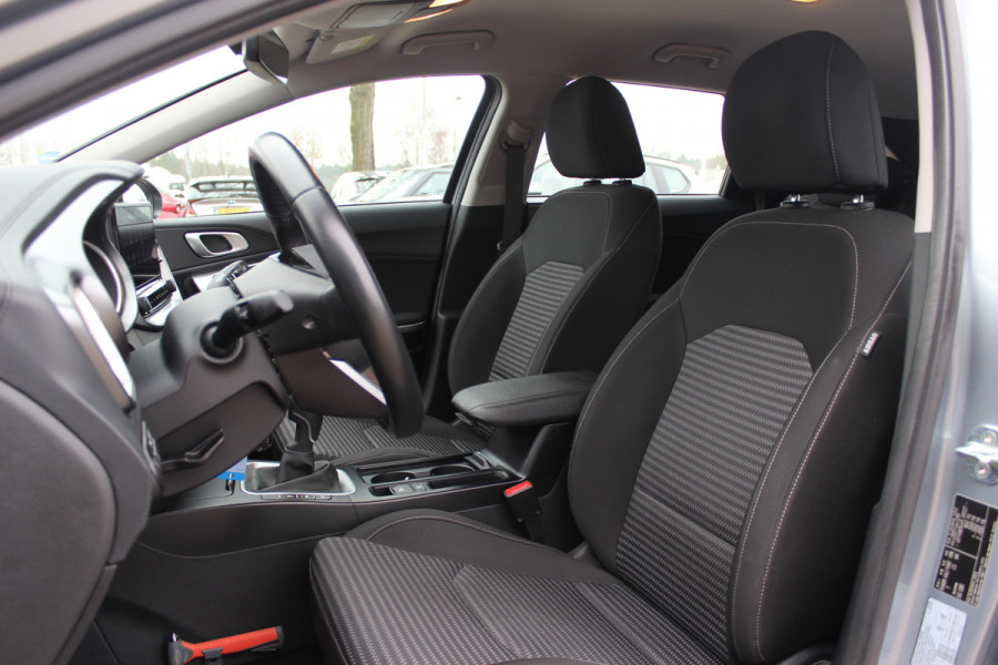 Kia Ceed Sportswagon 1.5 T-GDi DynamicLine / Trekhaak / Camera / Navigatie / 16'' / LED Koplampen / DAB / ACC